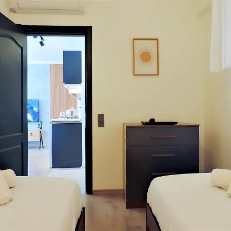 Chic Flat 10 Min To Lara Beach In アパート