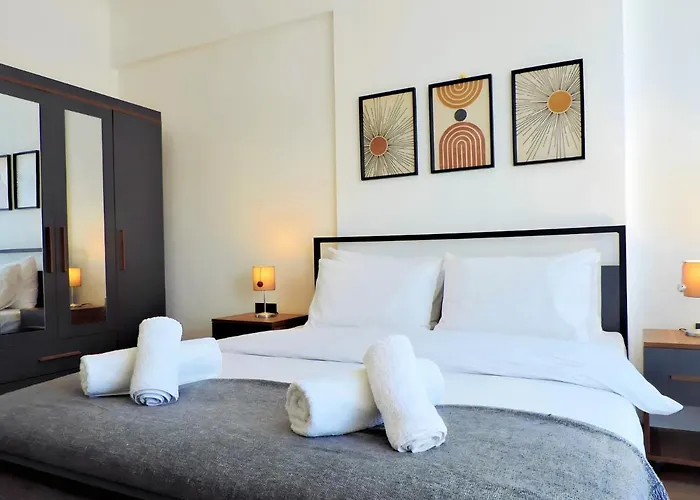 Chic Flat 10 Min To Lara Beach In דירה *